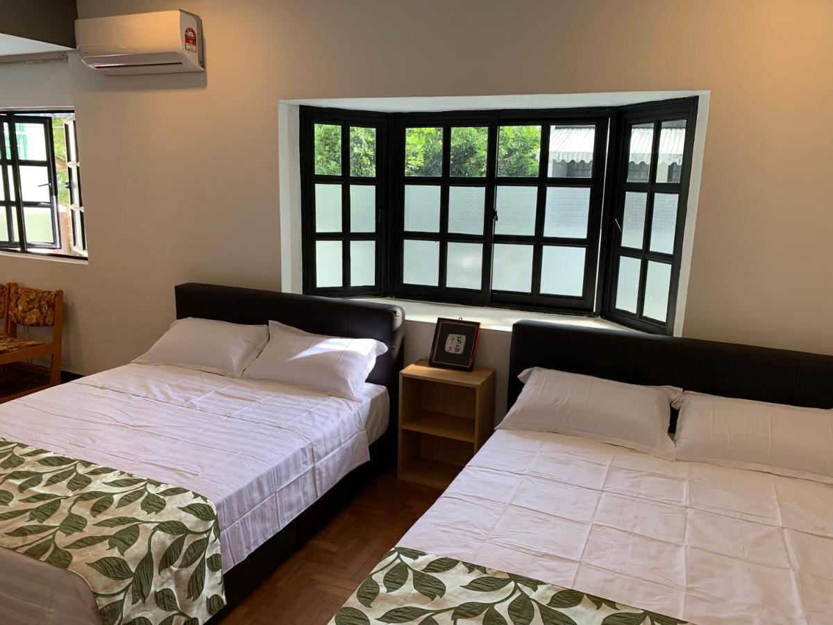 G Beach Front Villa Batu Feringgi Exterior foto