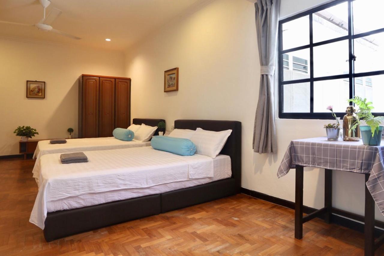 G Beach Front Villa Batu Feringgi Exterior foto